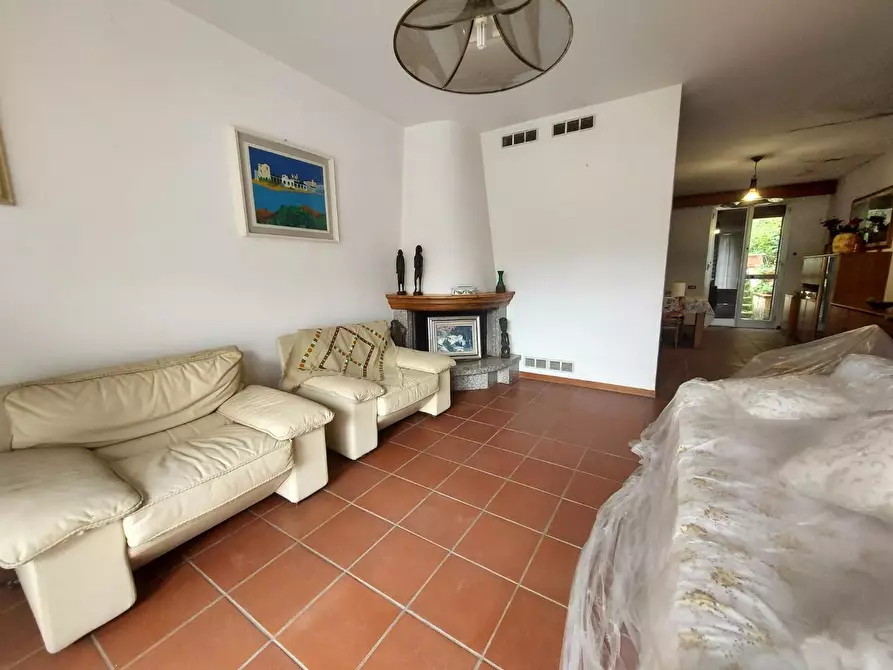 Immagine 8 di Villa in vendita  a Lucca