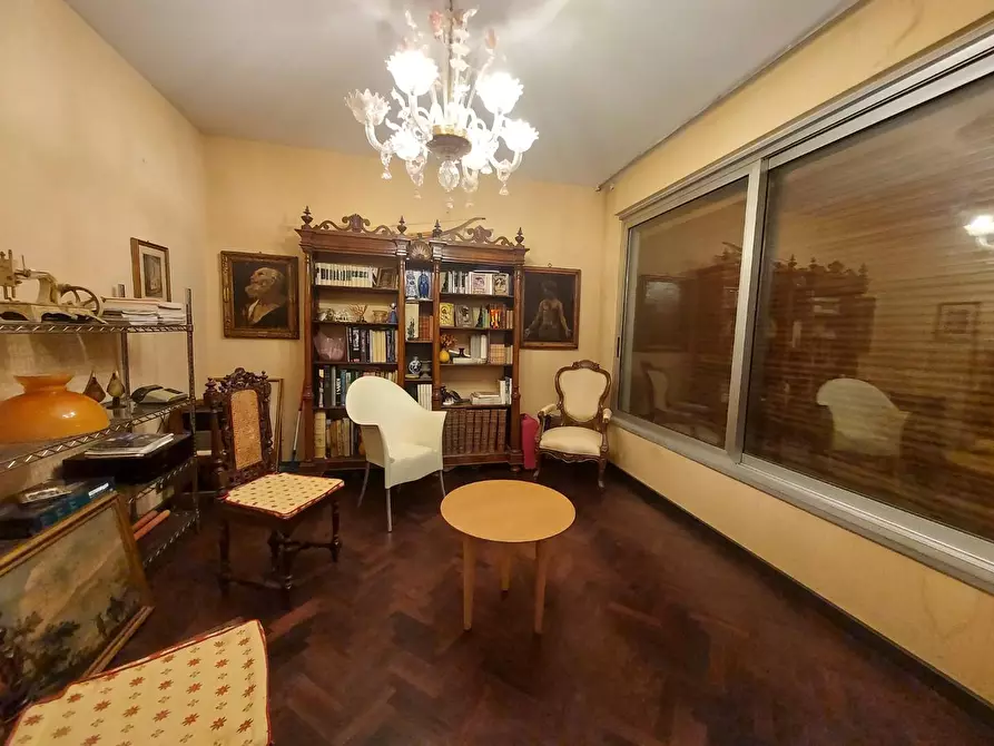Immagine 49 di Villa in vendita  a Lucca