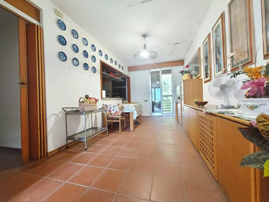 Immagine 17 di Villa in vendita  a Lucca