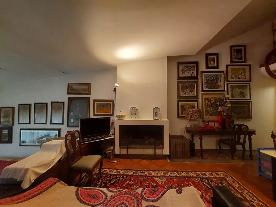 Immagine 14 di Villa in vendita  a Lucca