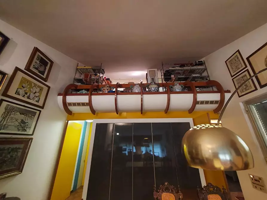 Immagine 37 di Villa in vendita  a Lucca