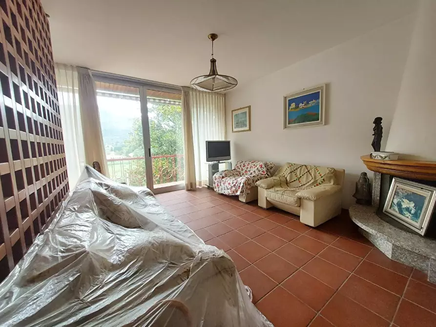 Immagine 6 di Villa in vendita  a Lucca