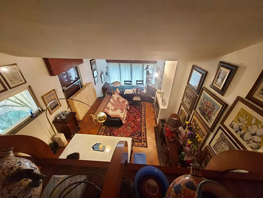 Immagine 53 di Villa in vendita  a Lucca