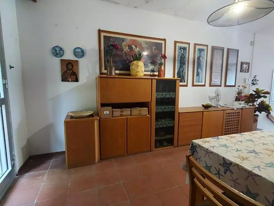 Immagine 18 di Villa in vendita  a Lucca