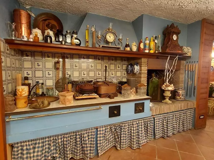 Immagine 13 di Villa in vendita  a Lucca