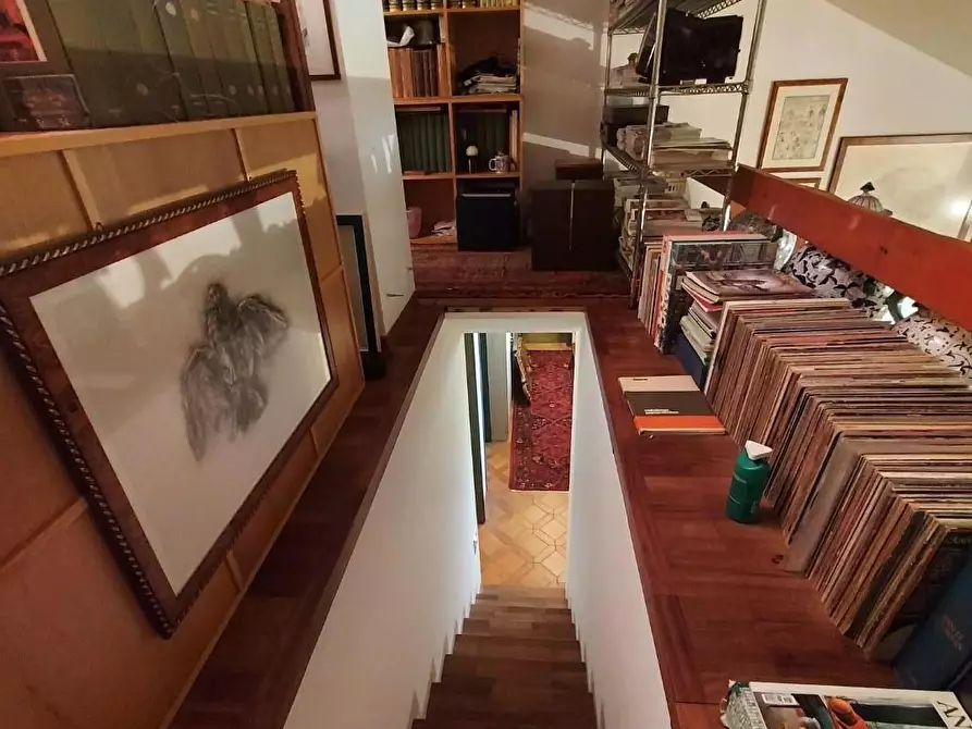 Immagine 59 di Villa in vendita  a Lucca