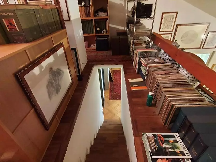 Immagine 54 di Villa in vendita  a Lucca