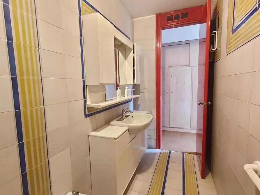 Immagine 25 di Villa in vendita  a Lucca