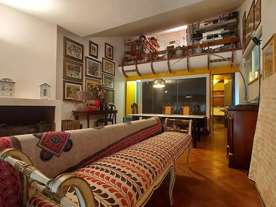 Immagine 35 di Villa in vendita  a Lucca