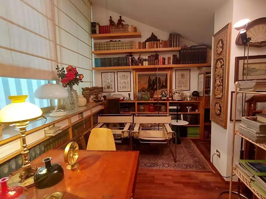 Immagine 56 di Villa in vendita  a Lucca