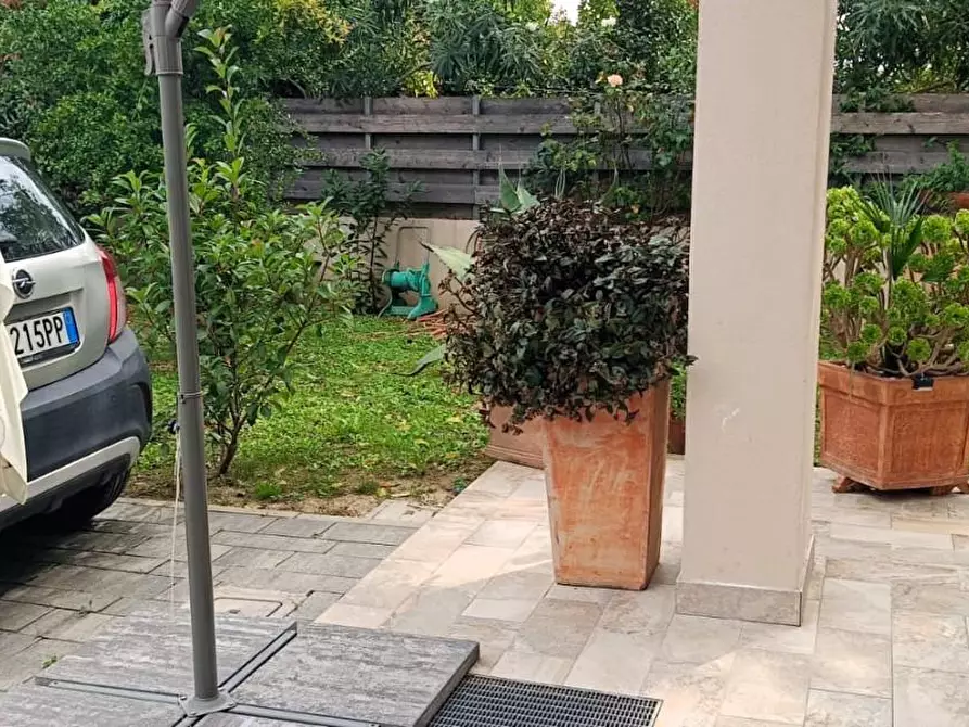 Immagine 49 di Villetta a schiera in vendita  a Cascina