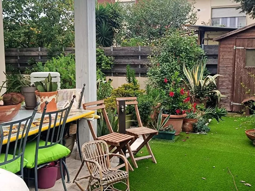 Immagine 56 di Villetta a schiera in vendita  a Cascina