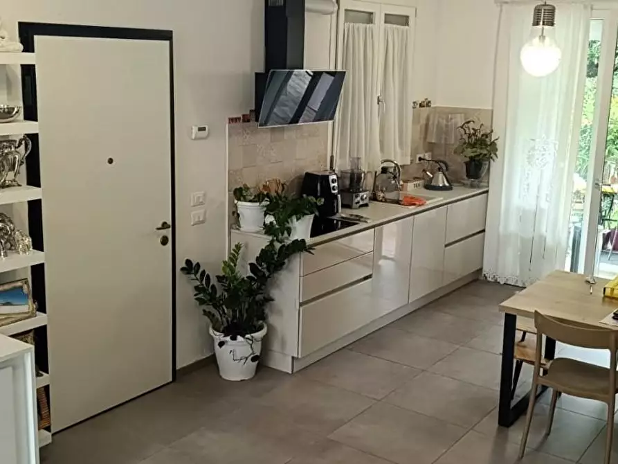 Immagine 9 di Villetta a schiera in vendita  a Cascina