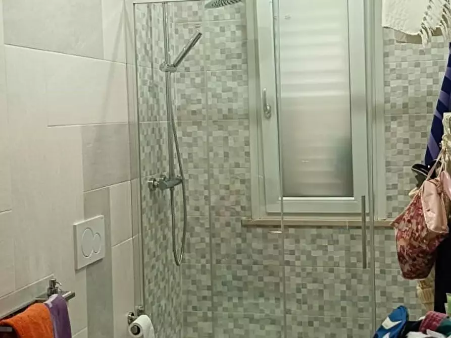 Immagine 11 di Villetta a schiera in vendita  a Cascina