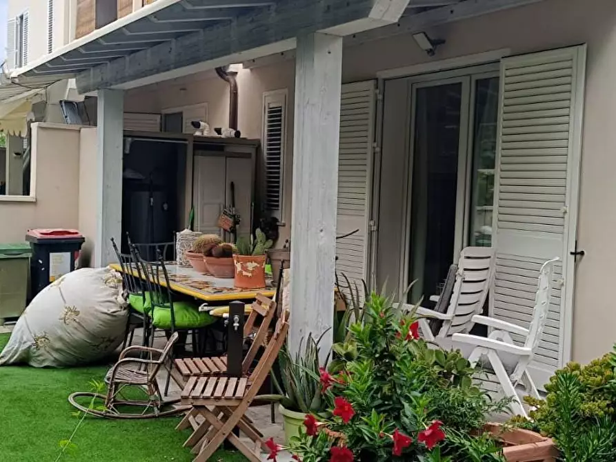 Immagine 62 di Villetta a schiera in vendita  a Cascina