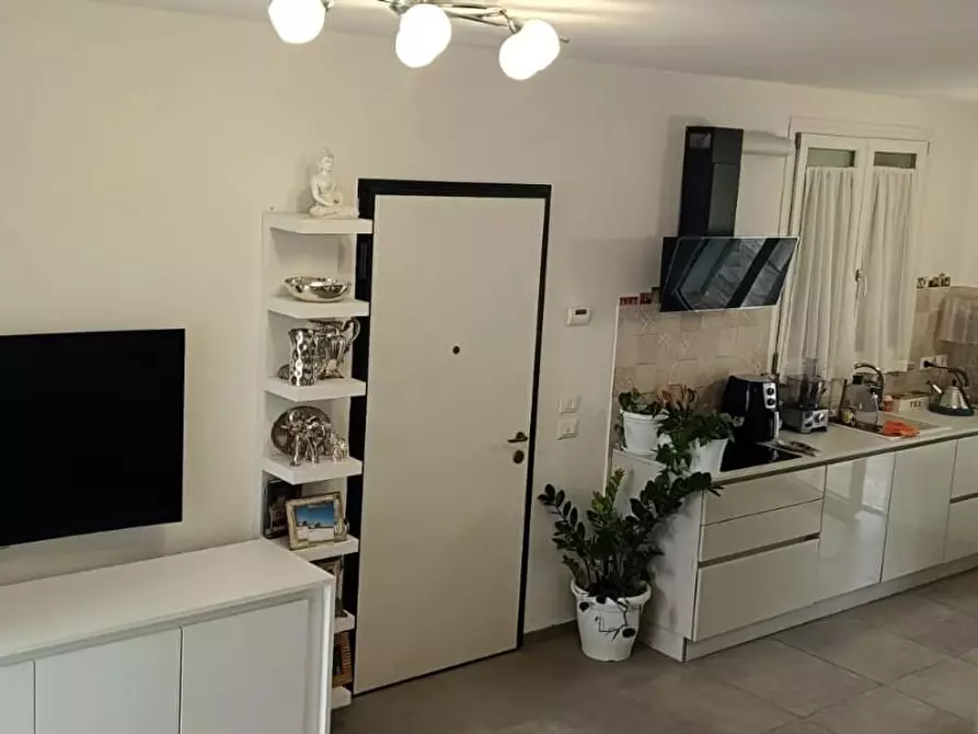 Immagine 7 di Villetta a schiera in vendita  a Cascina