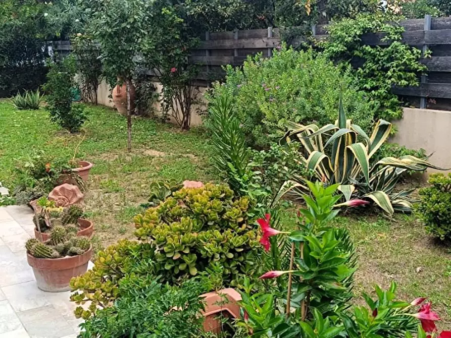 Immagine 63 di Villetta a schiera in vendita  a Cascina