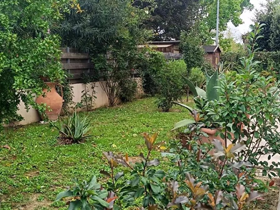 Immagine 52 di Villetta a schiera in vendita  a Cascina