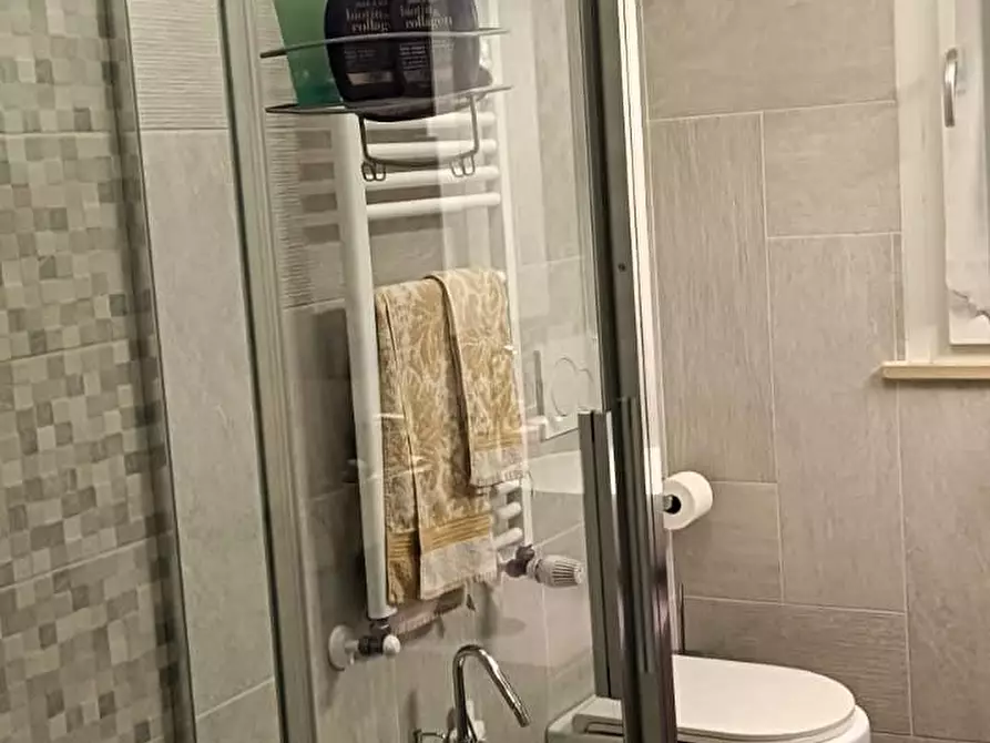 Immagine 16 di Villetta a schiera in vendita  a Cascina