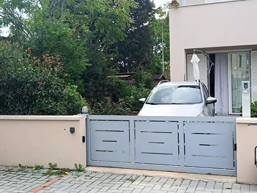 Immagine 47 di Villetta a schiera in vendita  a Cascina