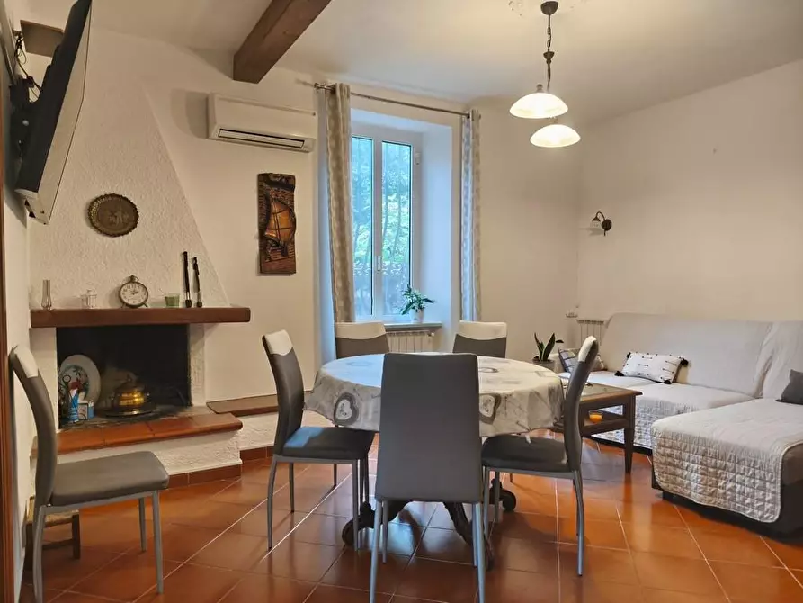 Immagine 2 di Casa indipendente in vendita  a Ortonovo