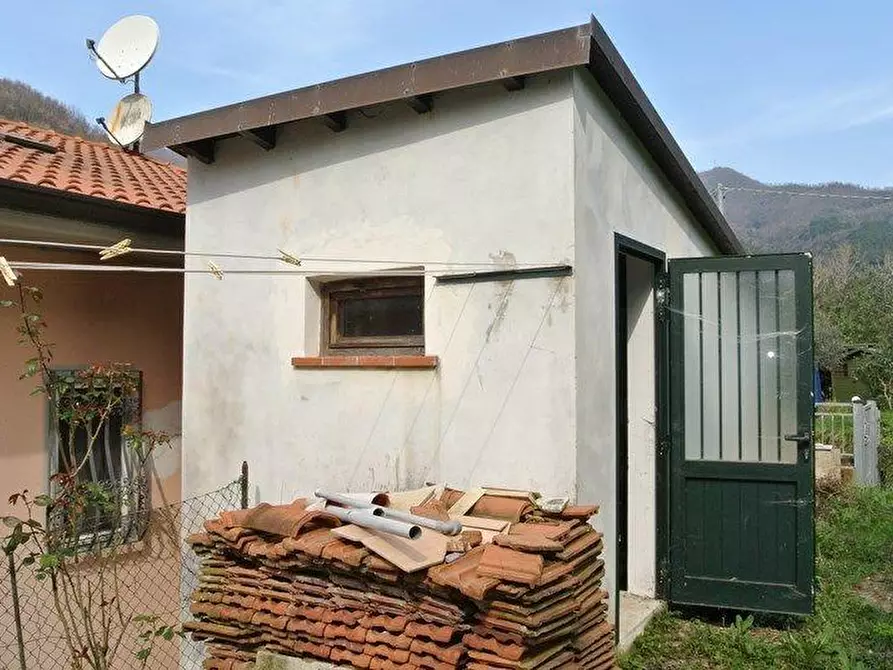 Immagine 49 di Casa indipendente in vendita  a Ortonovo