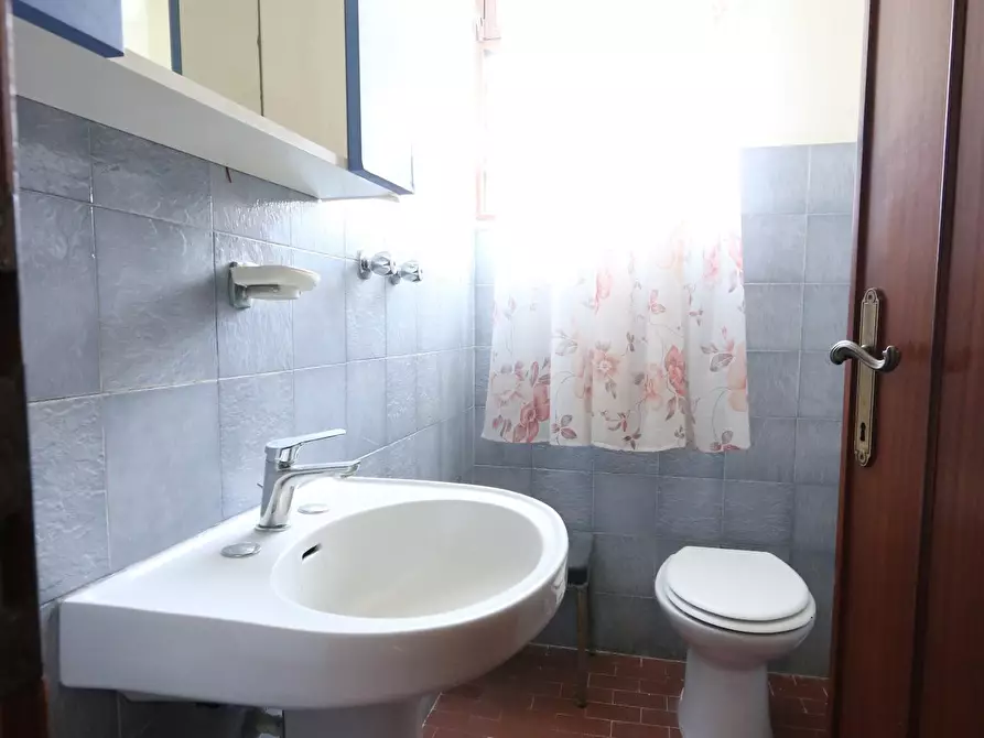 Immagine 5 di Casa indipendente in vendita  a Santa Maria A Monte