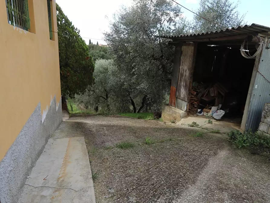 Immagine 9 di Casa indipendente in vendita  a Santa Maria A Monte