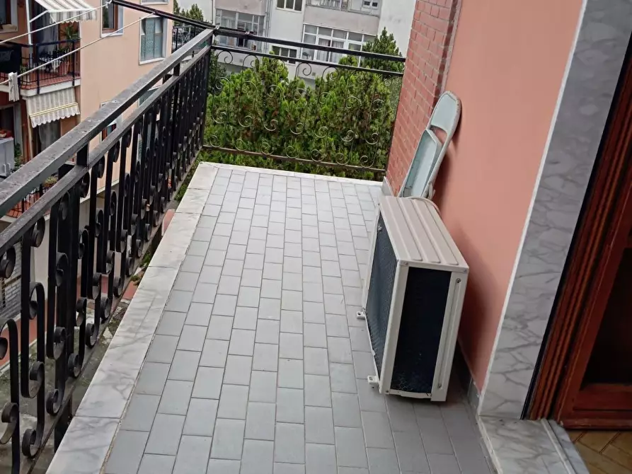 Immagine 10 di Appartamento in affitto  a Carrara