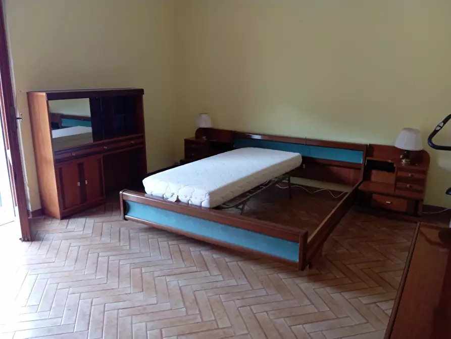 Immagine 5 di Appartamento in affitto  a Carrara