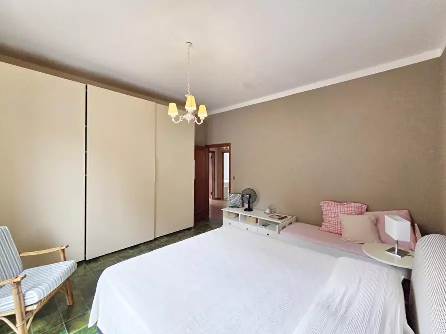 Immagine 35 di Villa in vendita  a Massa