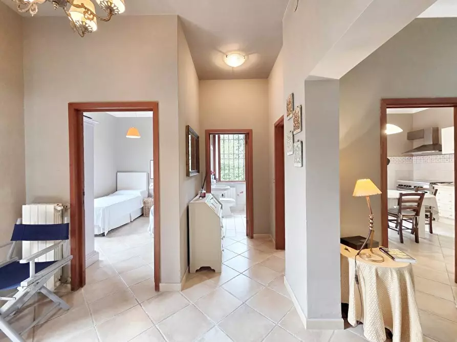 Immagine 15 di Villa in vendita  a Massa