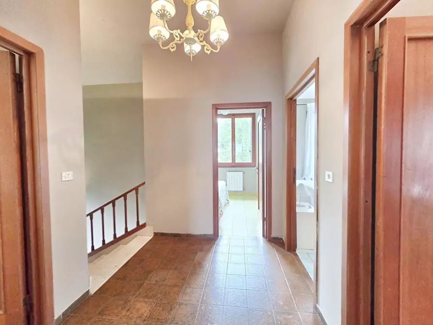 Immagine 36 di Villa in vendita  a Massa