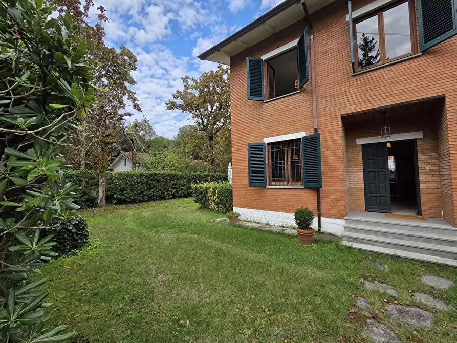 casa indipendente in vendita a Massa in zona Poveromo