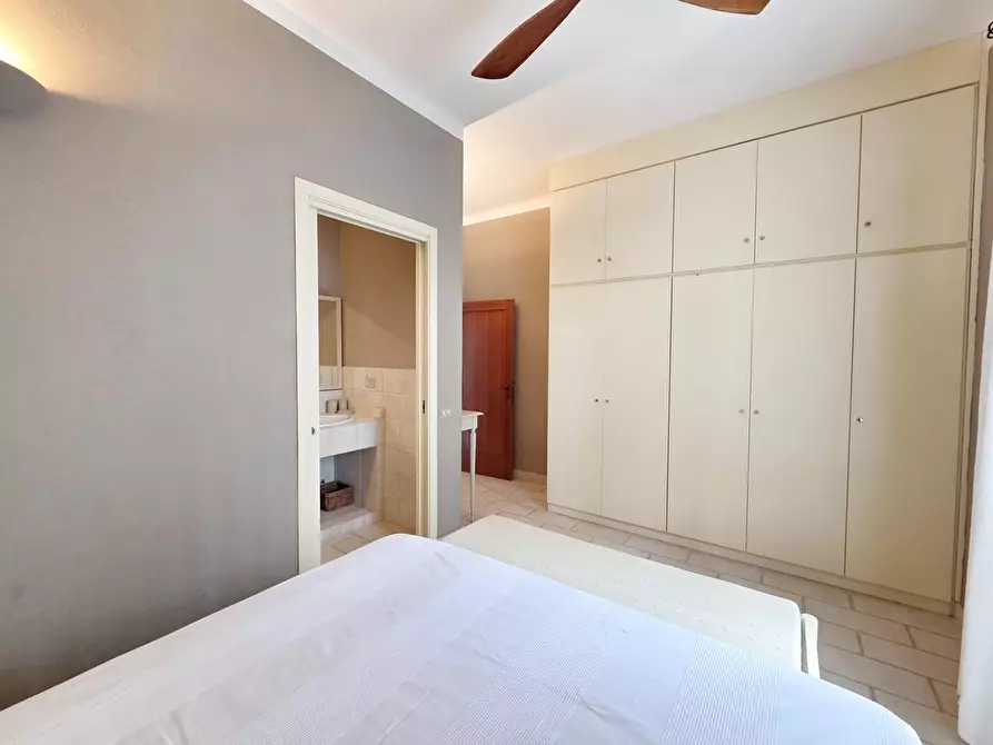 Immagine 29 di Villa in vendita  a Massa