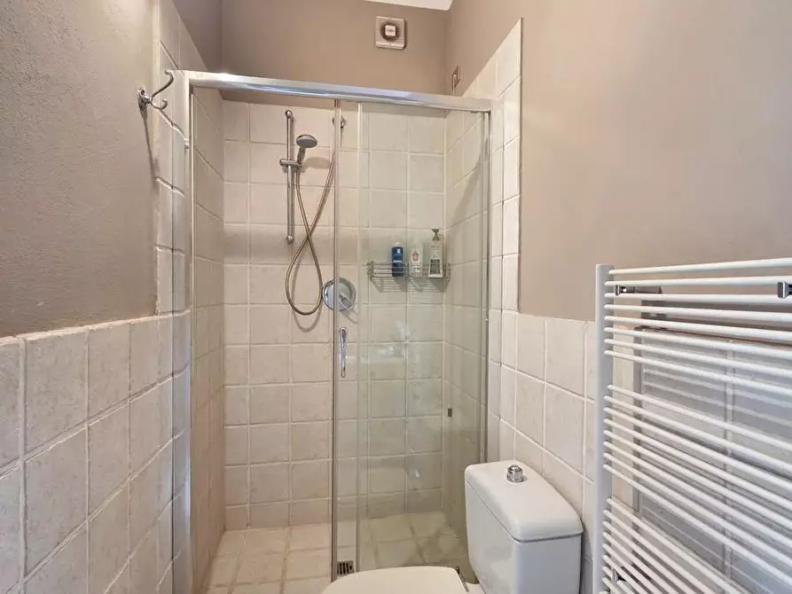 Immagine 28 di Villa in vendita  a Massa