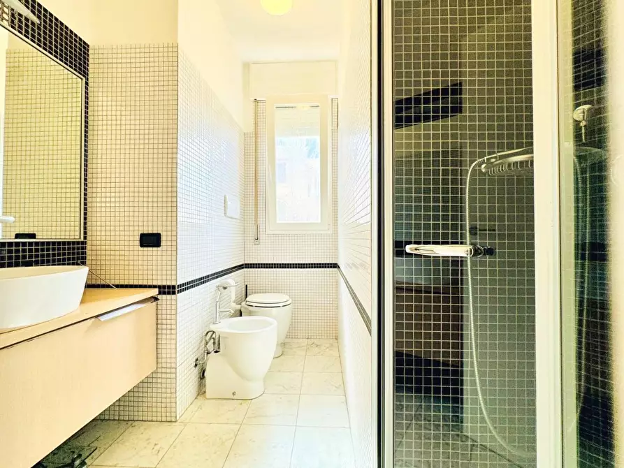 Immagine 24 di Appartamento in affitto  a Viareggio