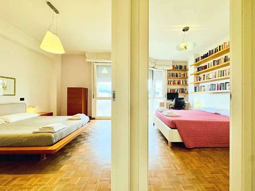 Immagine 42 di Appartamento in affitto  a Viareggio