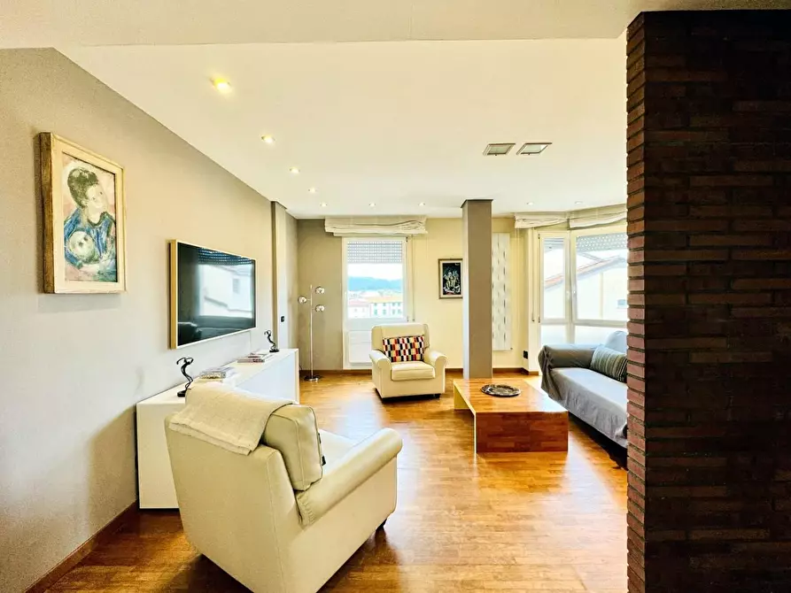 Immagine 5 di Appartamento in affitto  a Viareggio