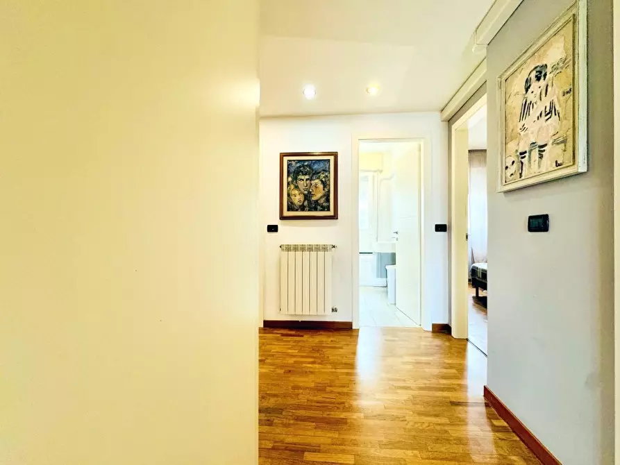 Immagine 46 di Appartamento in affitto  a Viareggio