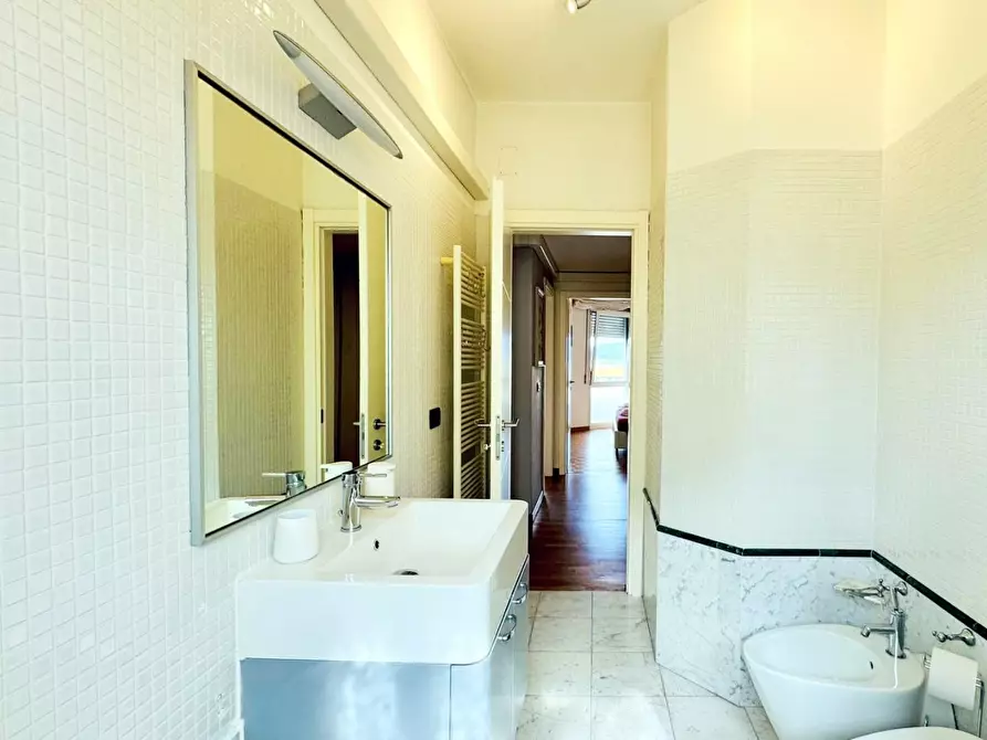 Immagine 35 di Appartamento in affitto  a Viareggio