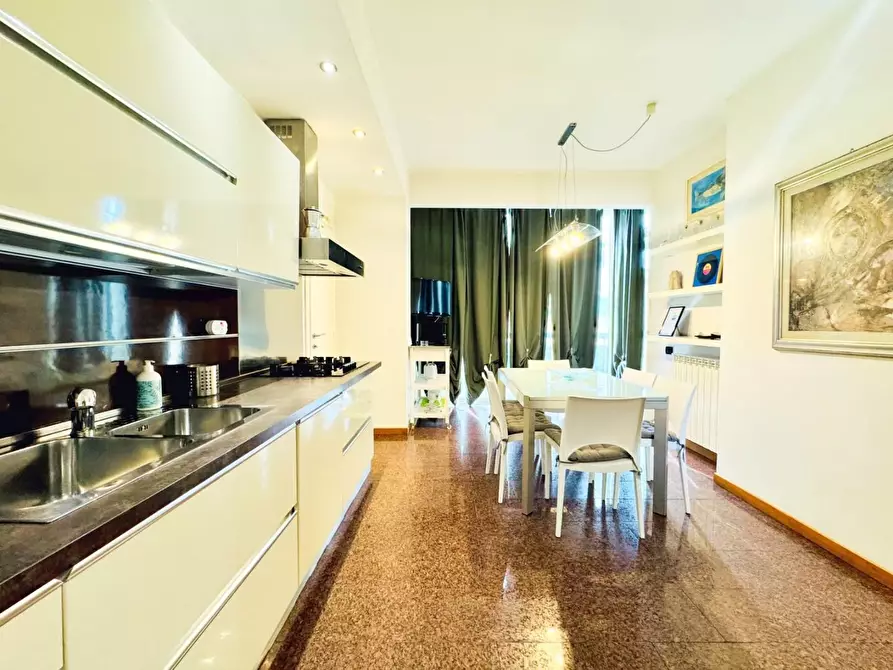 Immagine 16 di Appartamento in affitto  a Viareggio