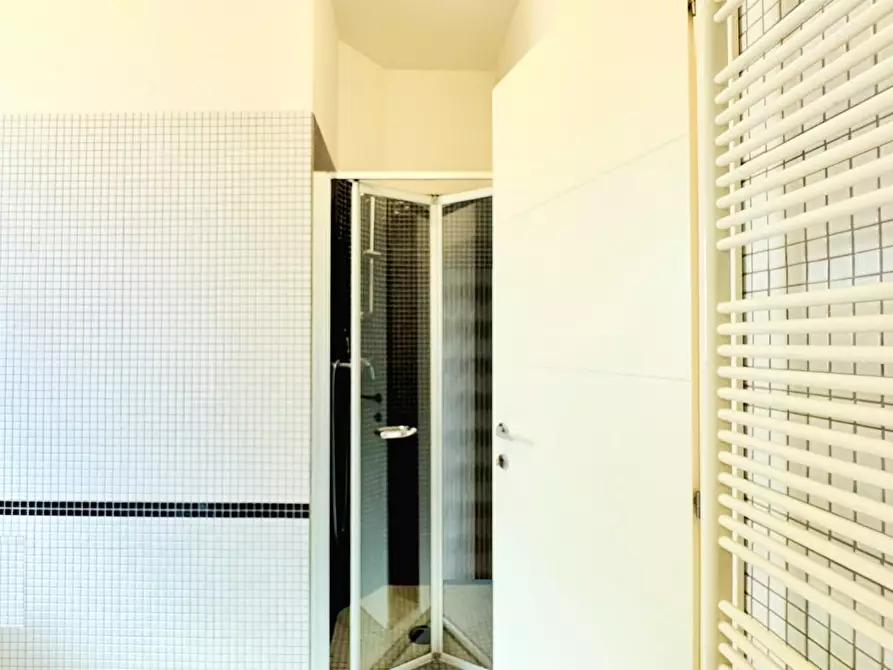 Immagine 27 di Appartamento in affitto  a Viareggio