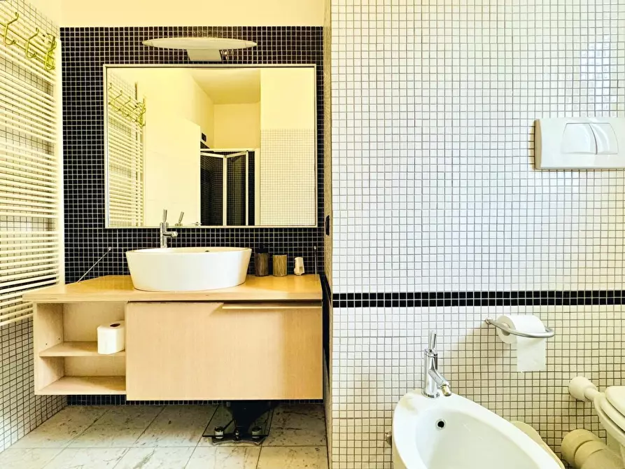 Immagine 25 di Appartamento in affitto  a Viareggio