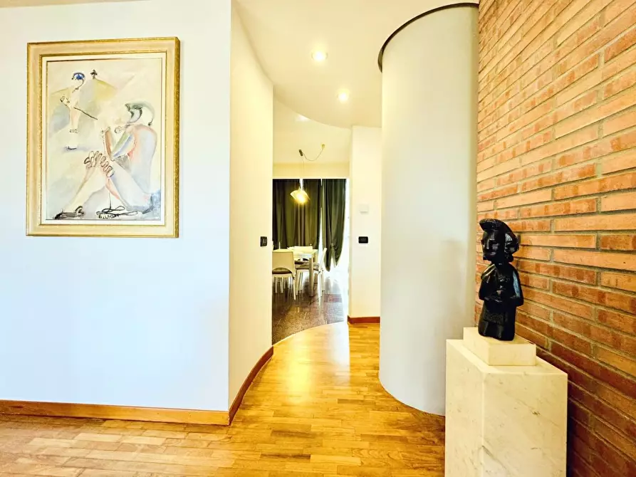 Immagine 13 di Appartamento in affitto  a Viareggio