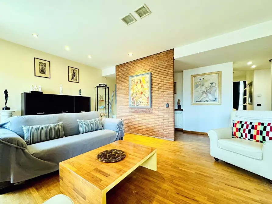 Immagine 8 di Appartamento in affitto  a Viareggio