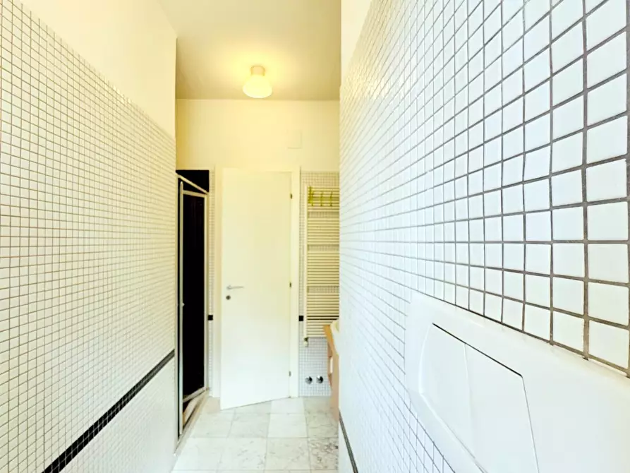 Immagine 26 di Appartamento in affitto  a Viareggio