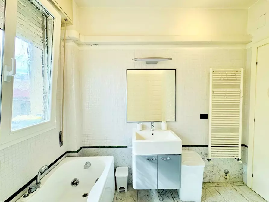 Immagine 34 di Appartamento in affitto  a Viareggio