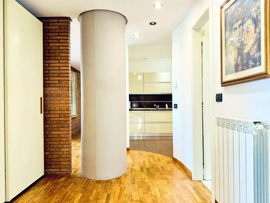 Immagine 52 di Appartamento in affitto  a Viareggio