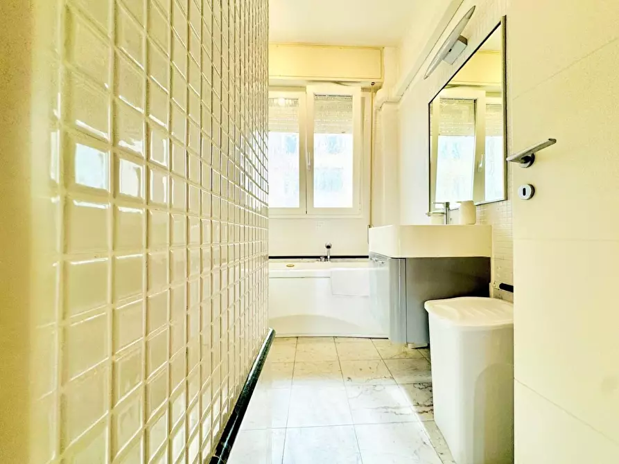 Immagine 32 di Appartamento in affitto  a Viareggio